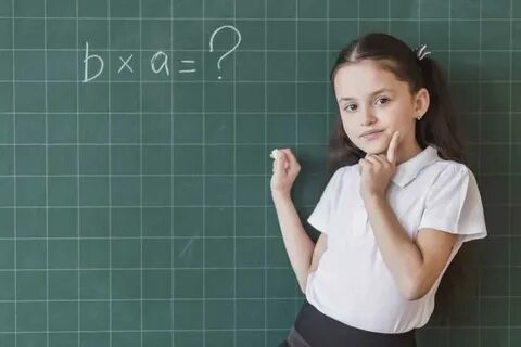 Помогает решить математику сестре
