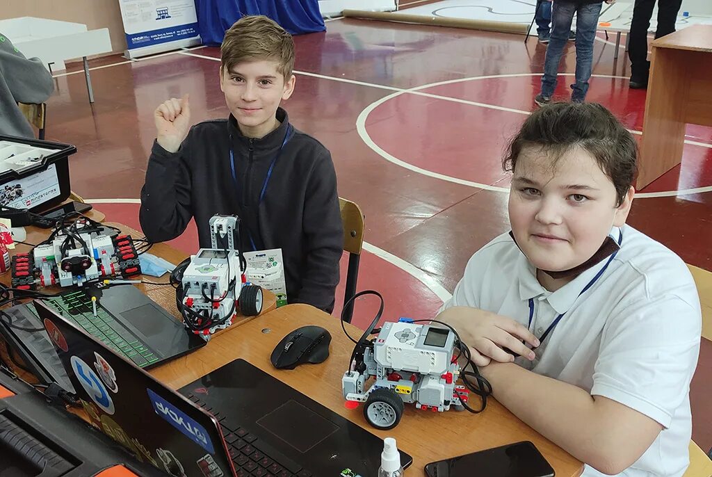 Детский центр робототехники. Конкурсы по робототехнике для школьников. Соревнования по робототехникк. Робототехника соревнования. Турнир по робототехнике.