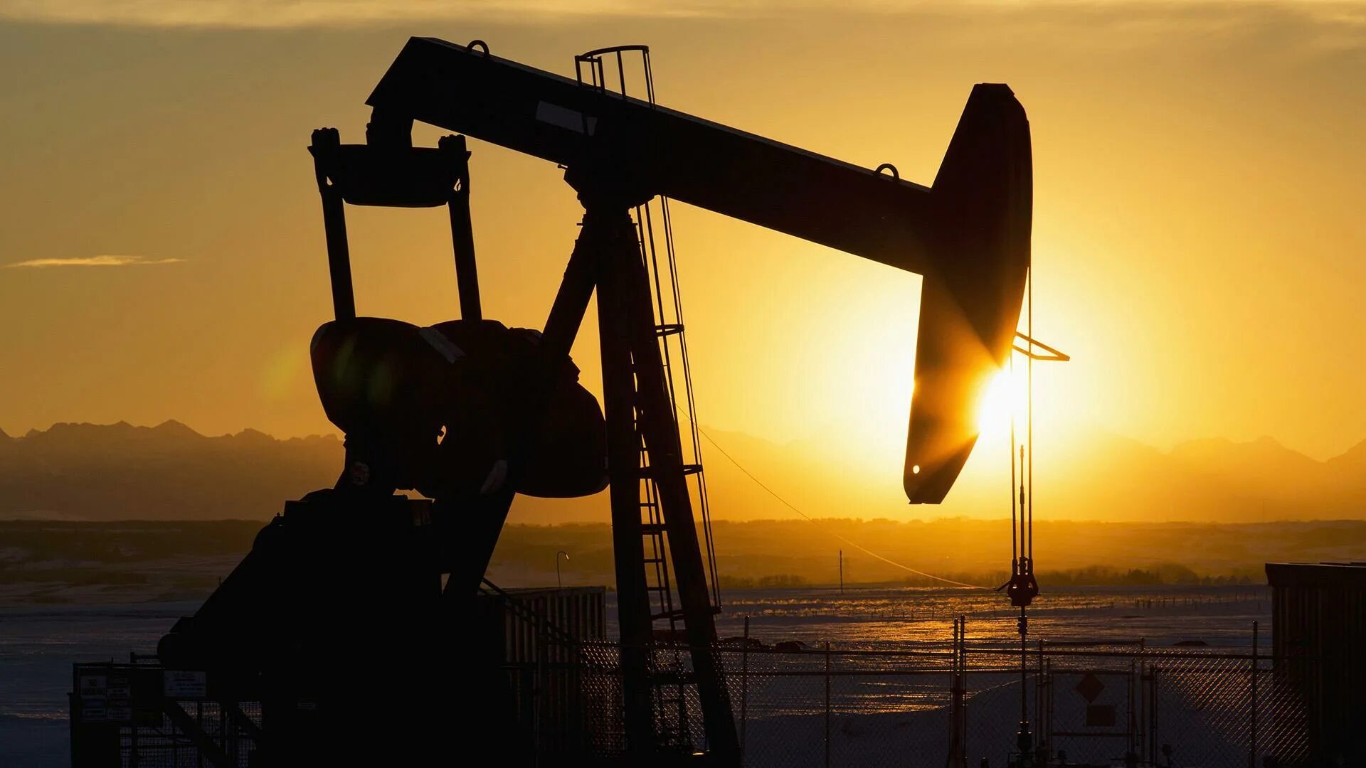 Увеличение добычи. Нефтедобыча в ботсване. добыча газа на украине. повышение добычи нефти. газодобыча фото белые тона.
