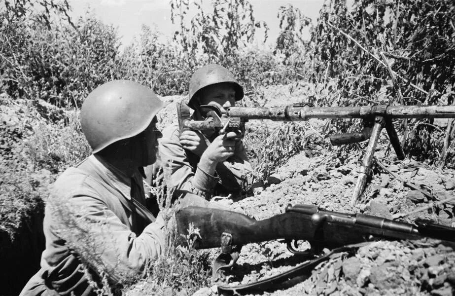 Битва под москвой ноябрь 1941. Битва за мурманск 1941. 1942 год сталинградская битва. Год 1942 ой. Красноармейцы с ппш 41.