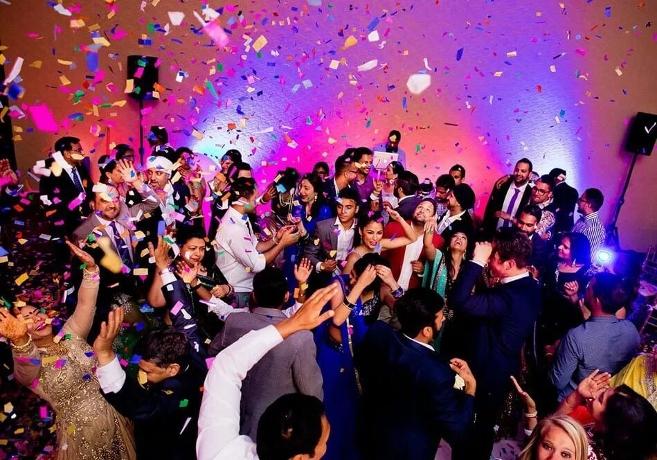 Молодежная тусовка. Видео вечеринка на 1. Видео вечеринка на 1. Видео вечеринка на 1. Вечеринка.