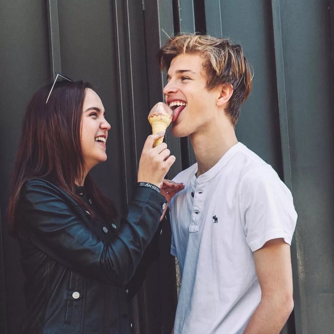 Красивые парочки подростков. Алекс лэндж и его девушка. Подростковые парочки. Милые пары. Улззанг ольджан пара.