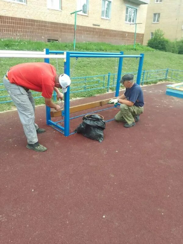 Субботник. Аллея дружба в гагаринском парке. Герой благоустройства. Мбу чеховское благоустройство. Мбу чеховское благоустройство.