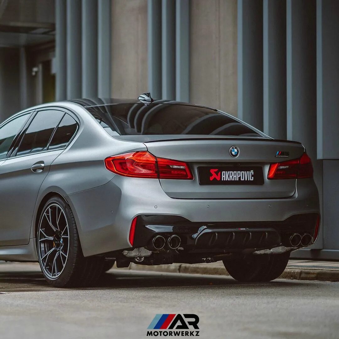 BMW f90 Akrapovic. BMW m5 Akrapovic. Akrapovic m5 f90. M5 f90 Competition Akrapovic. Акрапович м5