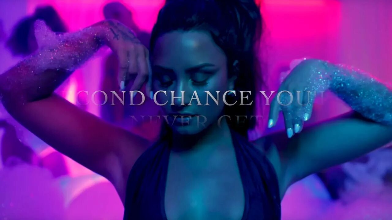 Demi lovato heart attack. Деми ловато певица. Краймбрери. Деми ловато 2023. Ловато клип.