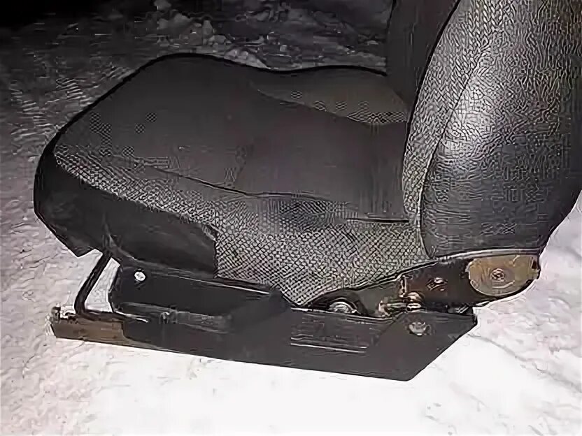 Сиденья нива 21213. Сиденья ваз 21213. Сиденье ваз 21213 переднее левое. Сиденье 21213 левое с подголовником (автовазагрегат). Сиденья ваз 21213.