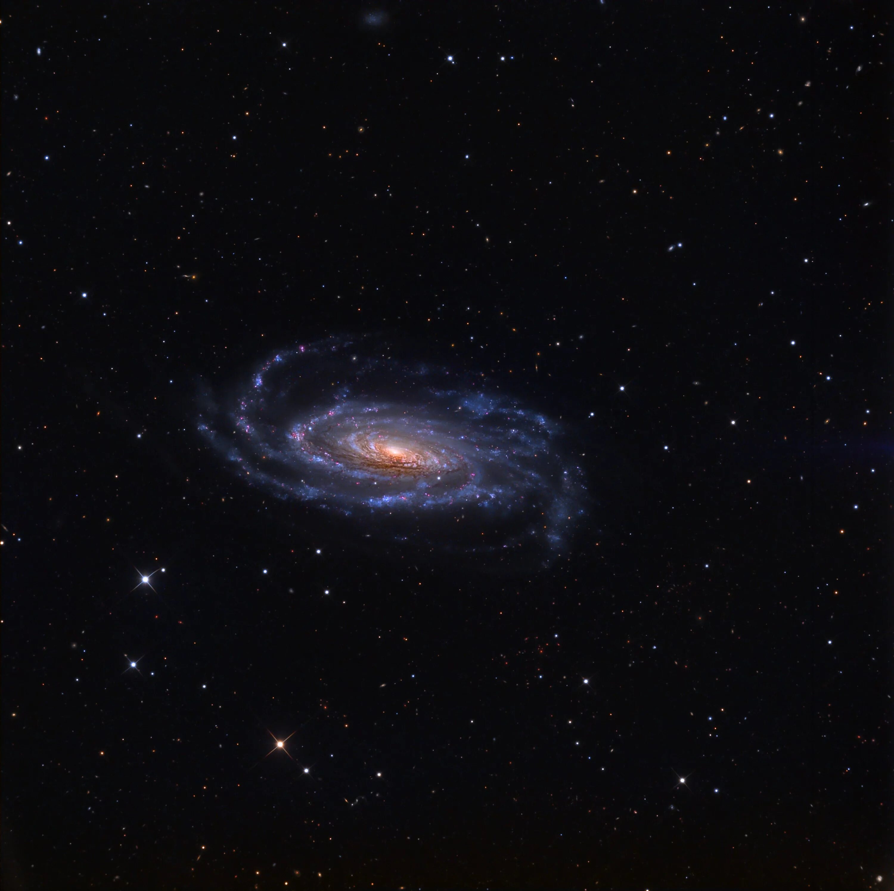 Какой космический объект называют. Спиральный Галактики NGC. Галактика NGC 7331. Далекая Галактика. Снимки галактик.
