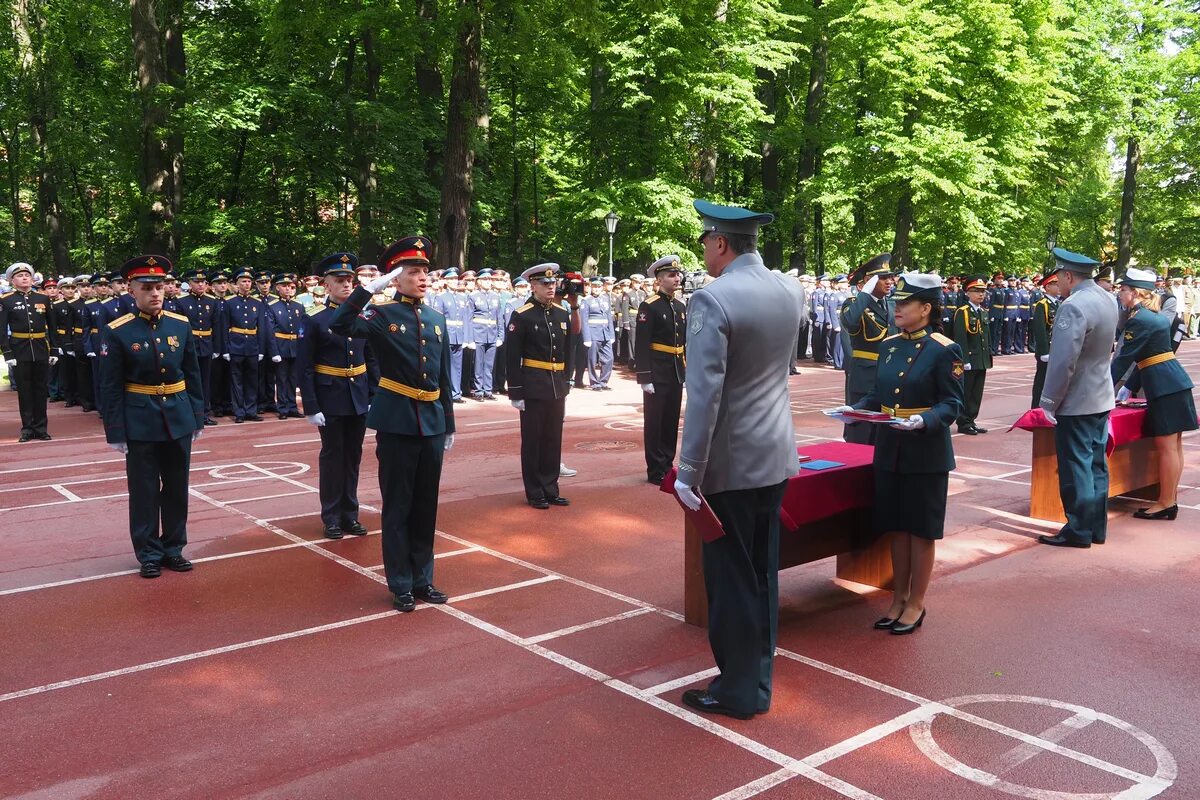 Врачи военно медицинской академии санкт петербург. Боткинская 21 Санкт-Петербург военно-медицинская Академия. Плац военно-медицинской Академии. СПБ Военная медицинская Академия имени Кирова. Военные врачи ВМЕДА.