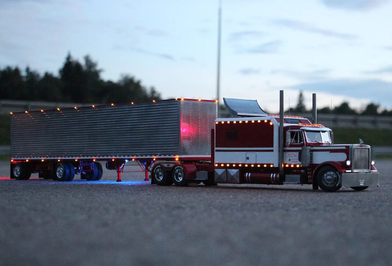 Us trailer. Петербилт 379 модель. Peterbilt 379 1/24. Ford Aeromax.