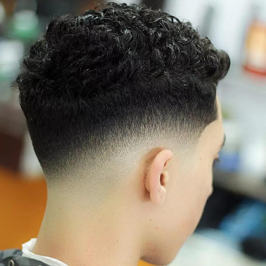 Low taper fade. Тэйпер фэйд. Стрижка фейд андеркат. Лоу фейд. Стрижка фейд (Fade).