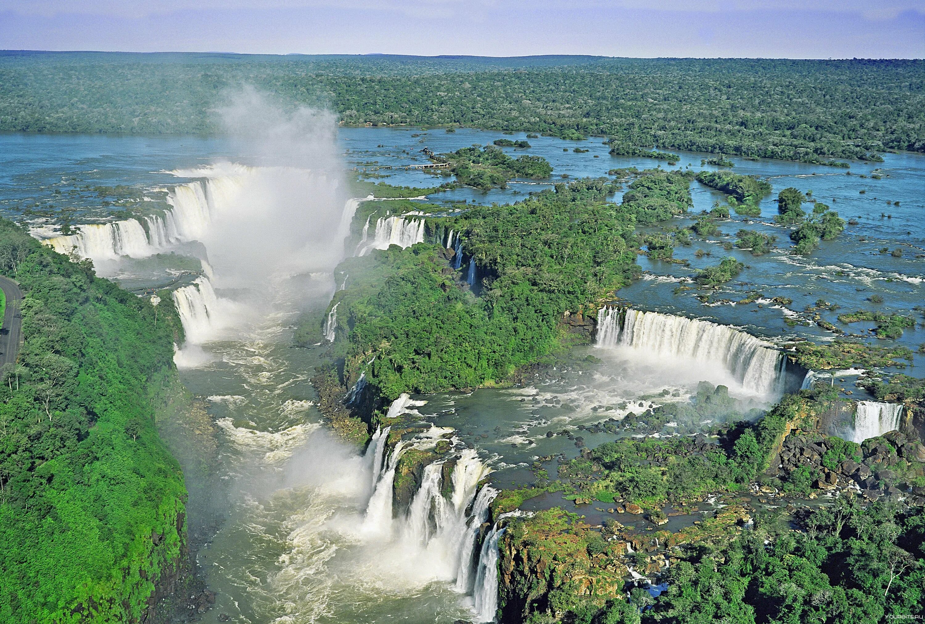 Огромное многообразие. Бразилия водопады Игуасу. Игуасу (национальный парк, Аргентина). Национальный парк Игуасу водопады. Игуасу, Аргентина / Игуасу, Бразилия.