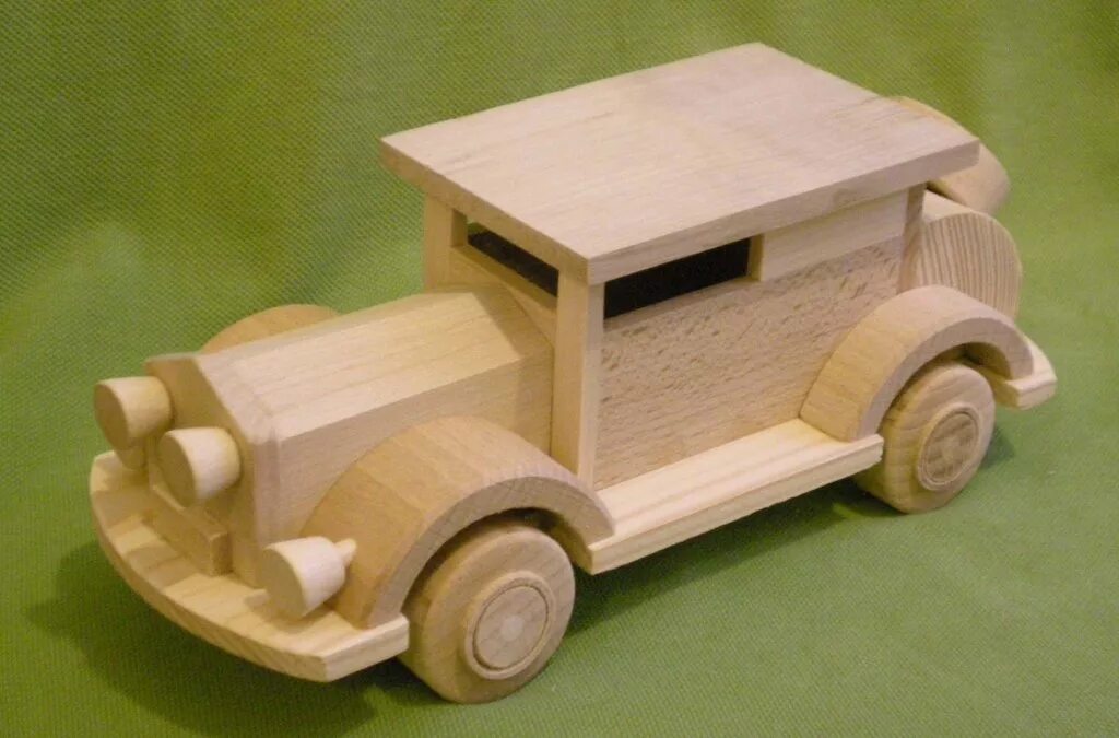 Проект из дерева 7 класс технология мальчики. Машинка из дерева. Автомобиль из дерева. Модели деревянных машинок. Машинка из фанеры.