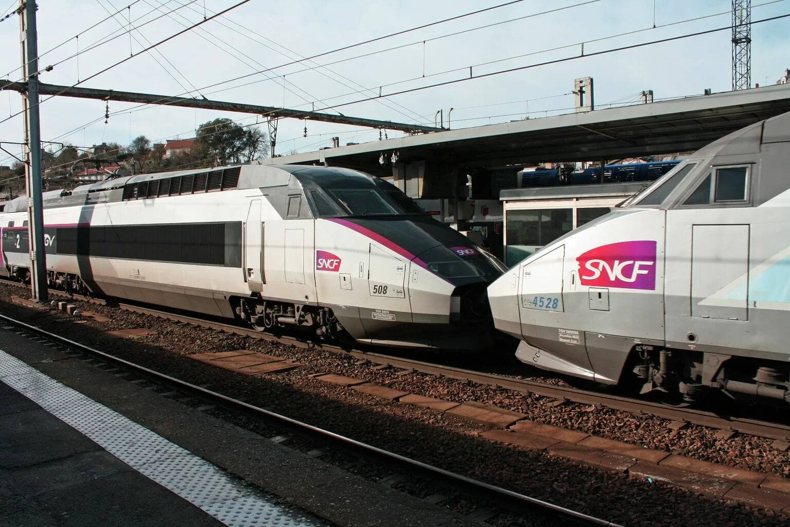 French train. ТЖВ Франция. Поезд ТЖВ Франция. Французский поезд TGV. SNCF Франция железная дорога.