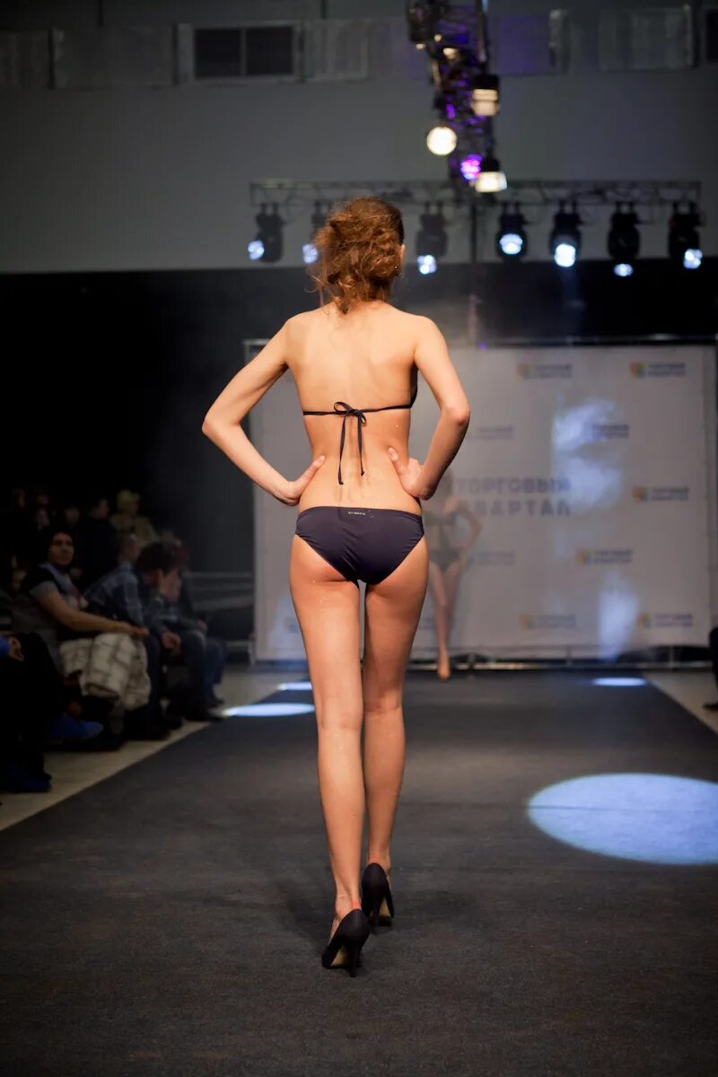 дефиле новосибирск. дефиле нижний новгород. дефиле в бикини кастинг. дефиле в купальниках. дефиле.