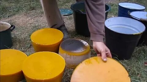 Как растопить пчелиный воск