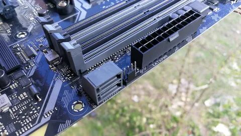 Asus tuf не видит видеокарту