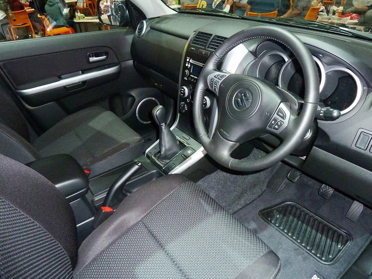 Suzuki grand vitara салон. Suzuki Grand Vitara 2022 салон. Suzuki Grand Vitara интерьер. Suzuki Grand Vitara 2007 салон. Салон Гранд Витара 2010.