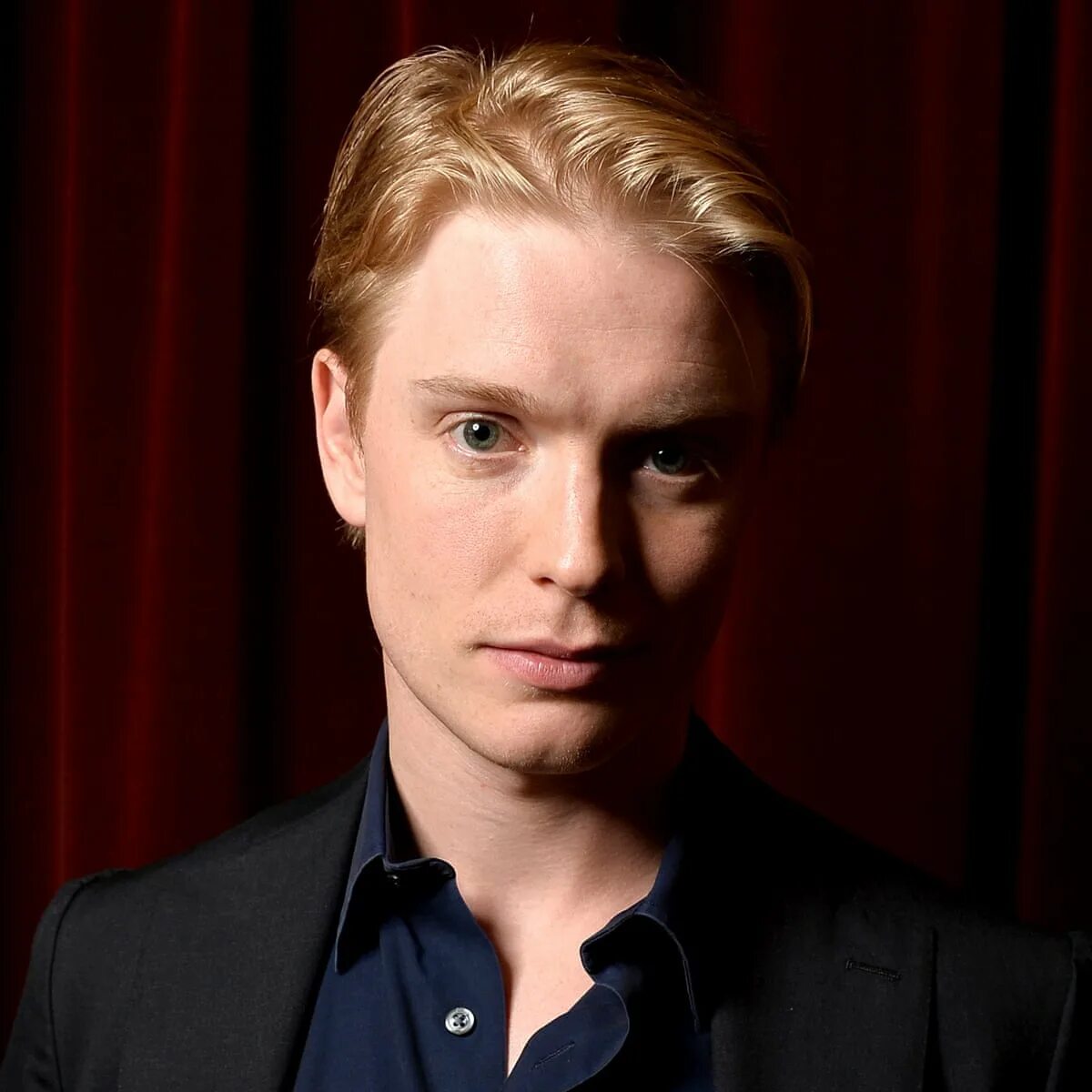 Фредди Фокс Freddie Fox. Фредди Фокс Эндрю Миньярд. Фредди Фокс 2020.