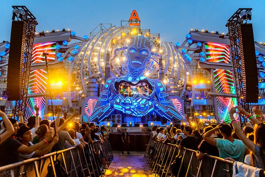 Alfa future people фестиваль. Альфа фьюче пипл 2016. Афп. Главная сцена афп 2017. Альфа фьюче пипл 2019.