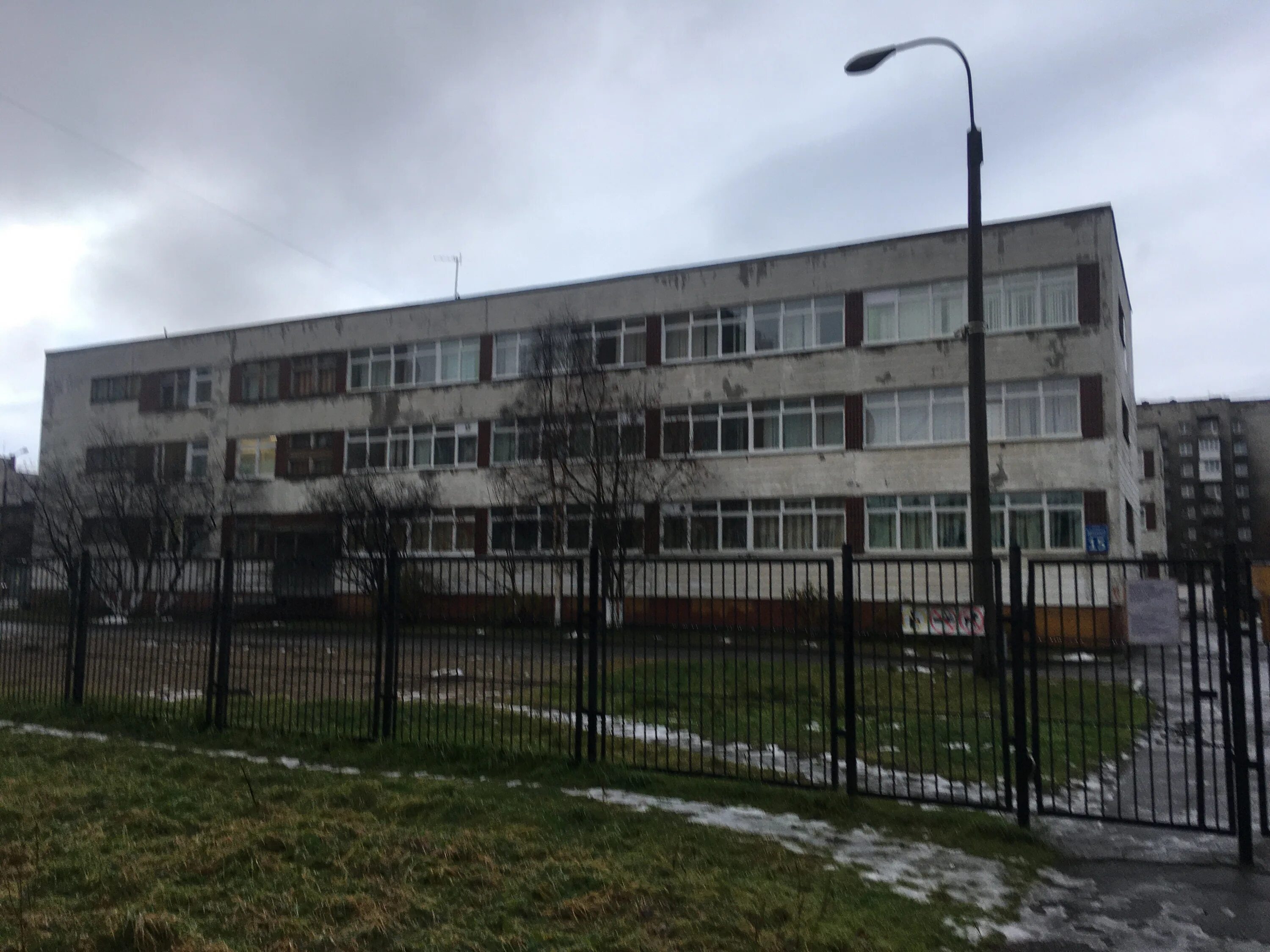 Школы мурманска 10 гимназия. Гимназия 10 мурманск. Челюскинцев 14 мурманск. Первая гимназия мурманск. Мурманска "гимназия № 7".