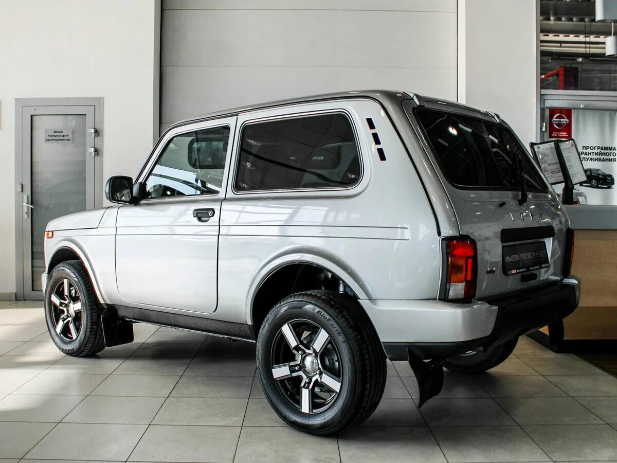 Нива урбан 2022. Нива 4×4 урбан. Нива урбан 4к. Нива 2121 урбан. Нива урбан 2023.
