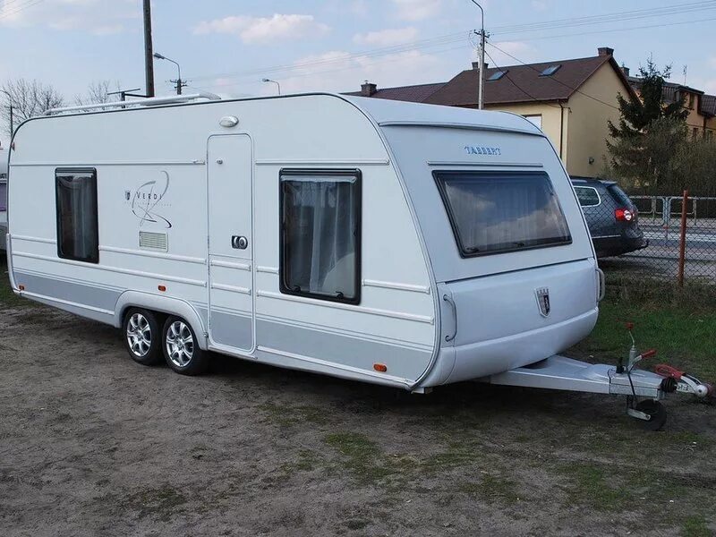 Аренда прицеп дом. Gruau прицеп дача производитель. Аренда прицеп дом. Кемпер прицеп с двумя осями. Прицеп-дача gruau caravan, 1989.