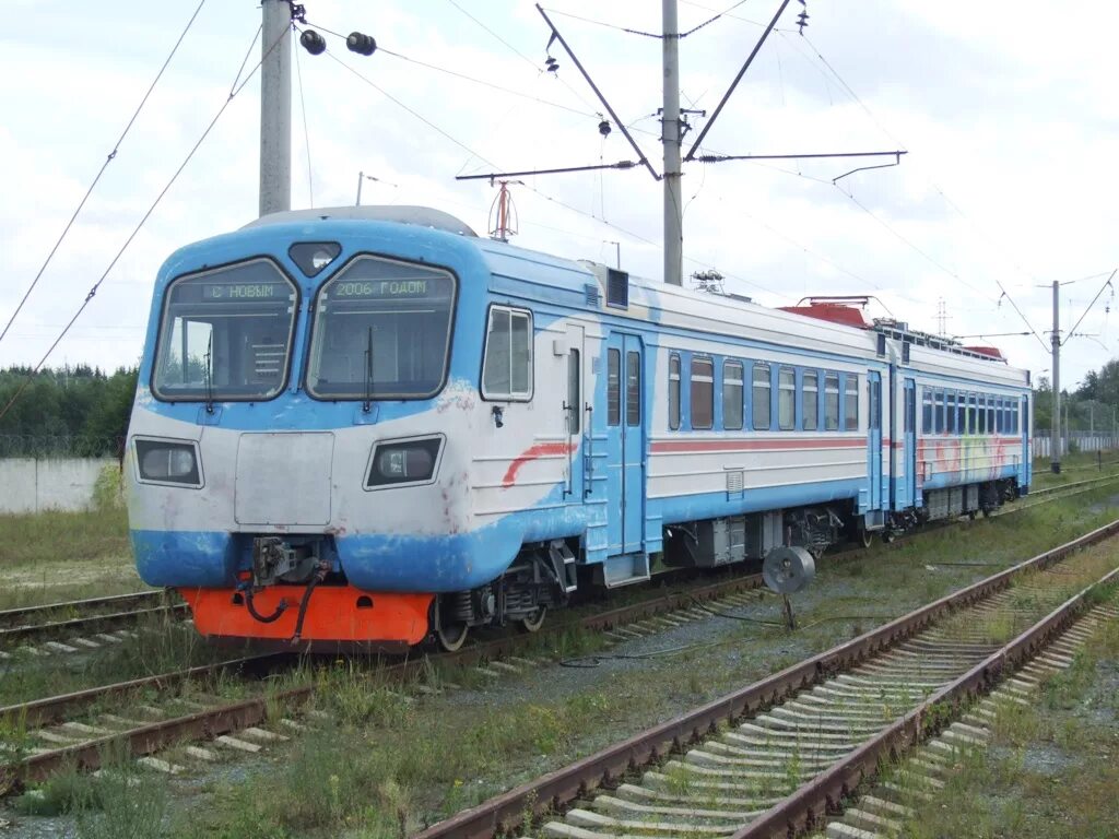 Эд9э нижний новгород. Эд4э 001. Э э ж э 4. Электропоезд эд4э-0002. Эд4э 0002.