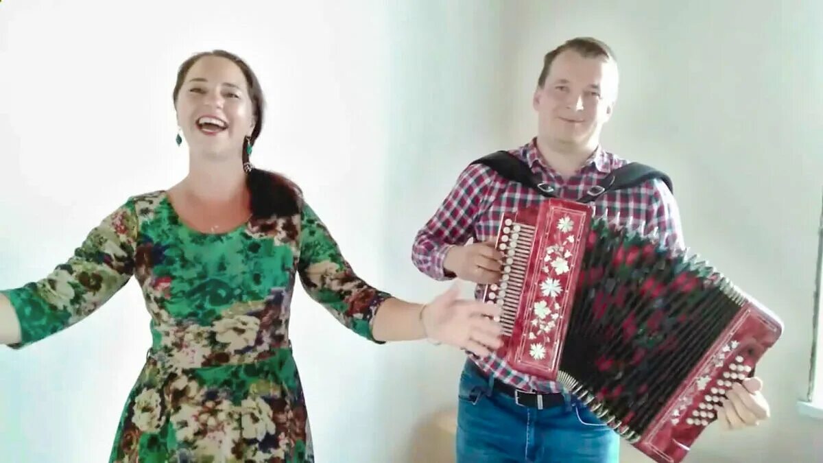 Гармонь исполнение. Романсы под гармошку. Гармонь исполнение. 1935 нижегородская гармонь. Гармонь душа.