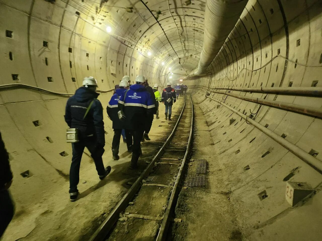 Мссс Метрострой Северной столицы. Наклонный туннель метро Путиловская. Тоннель метро СПБ. Метрострой СПБ. Метро ремонтные