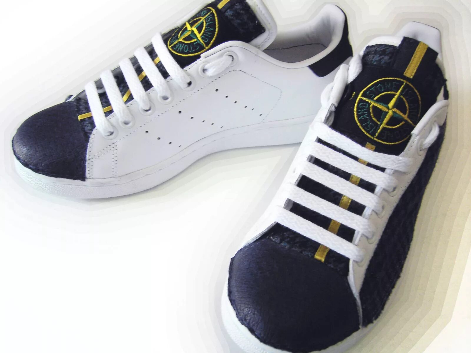 Adidas stone. Адидас Самба стон Исланд. Кроссовки адидас стон Исланд. Adidas x Stone Island кроссовки. Adidas Stone Island Samba кроссовки.