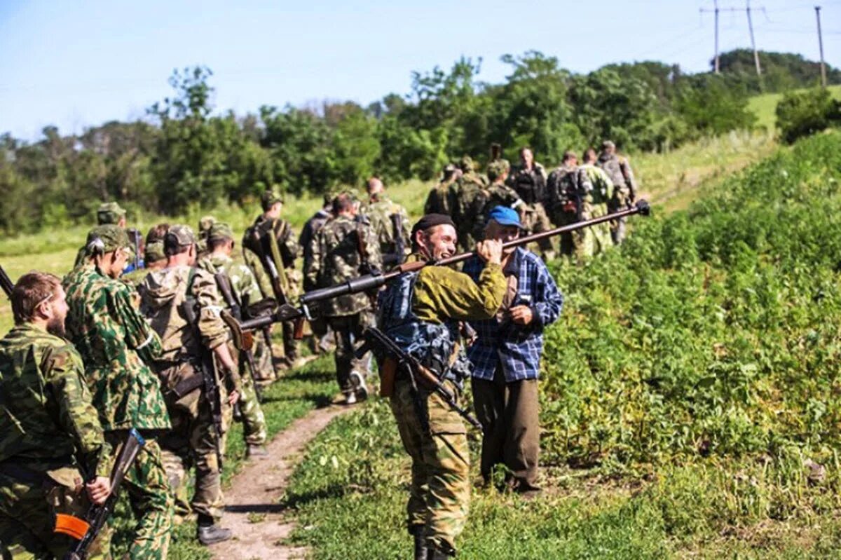 Солдаты днр. Александр захарченко позывной. Зеленский армия донбасс. Блокпост народное ополчение донбасса 2014. Всу украины 2014.