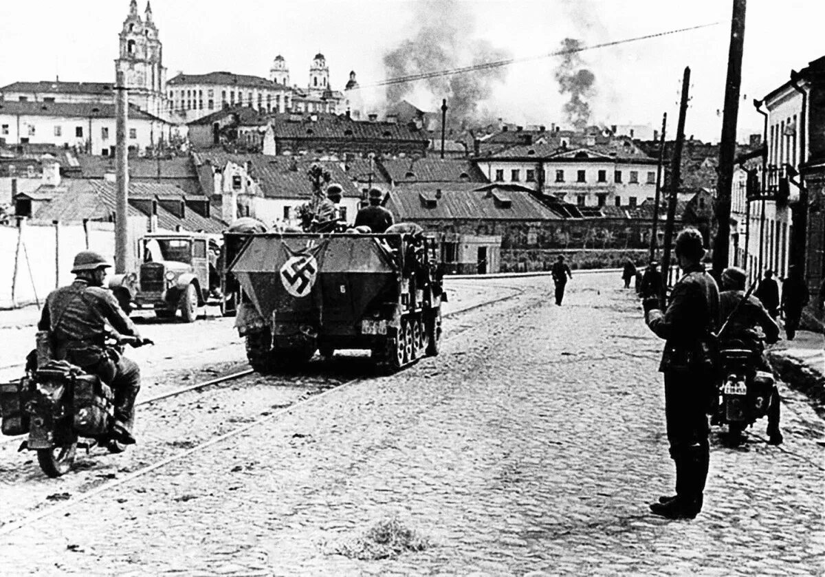 Немецкие города времен великой отечественной. Немцы в Минске 1941. Минск город 1941. Оккупированный Минск 1941.