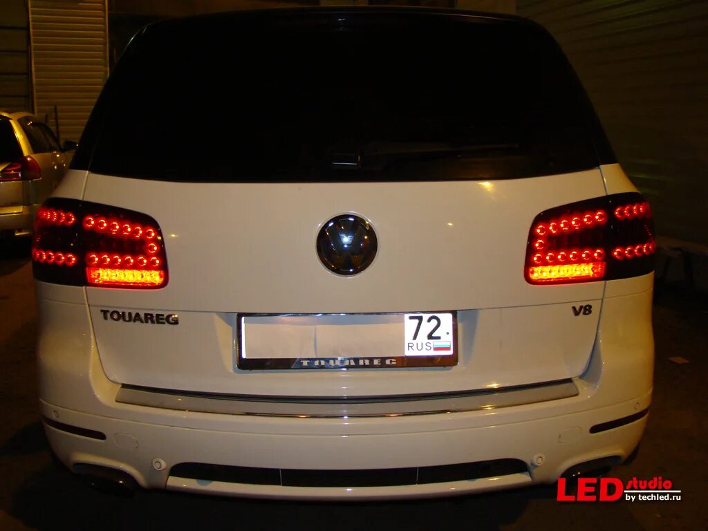 Фары touareg nf. Volkswagen touareg нф задние фары диодные. volkswagen touareg 1 tuning задних фонарей. тюнингованные фары задние на volkswagen touareg 1. задние фонари dectane touareg.