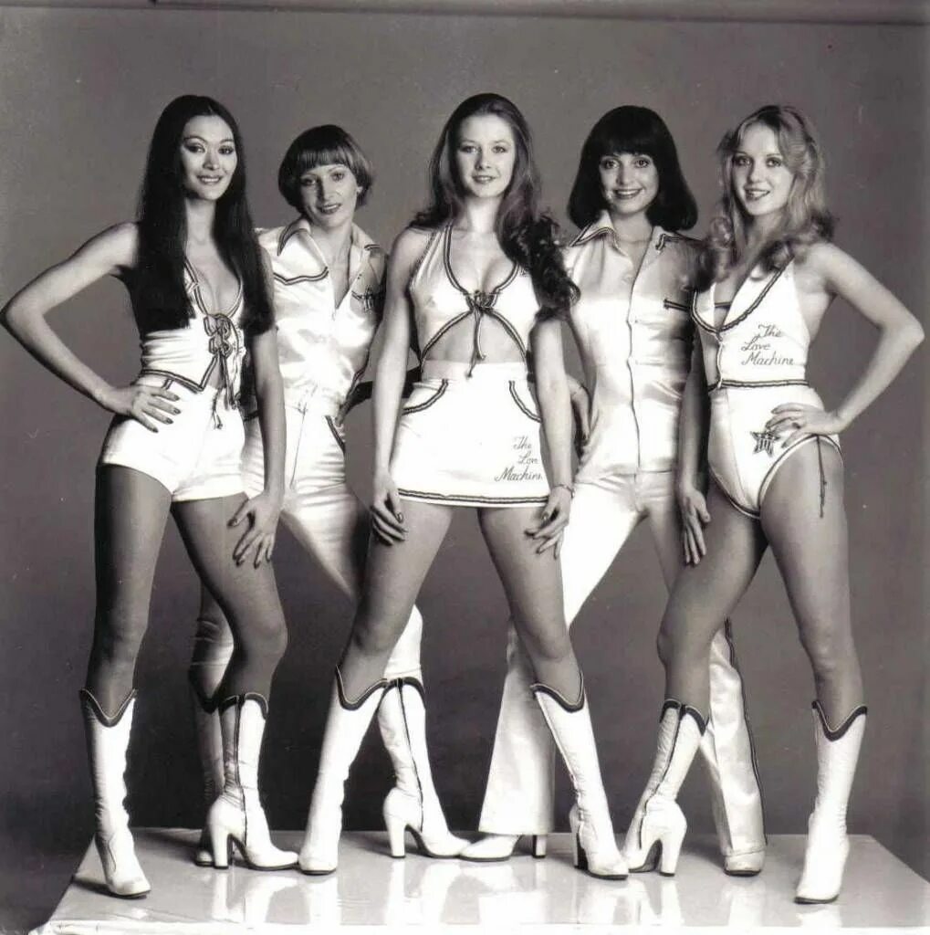 Love machine tv girl перевод. хэй чарли. клипы live. Luv machine группа. наталья анисимова машина любви.