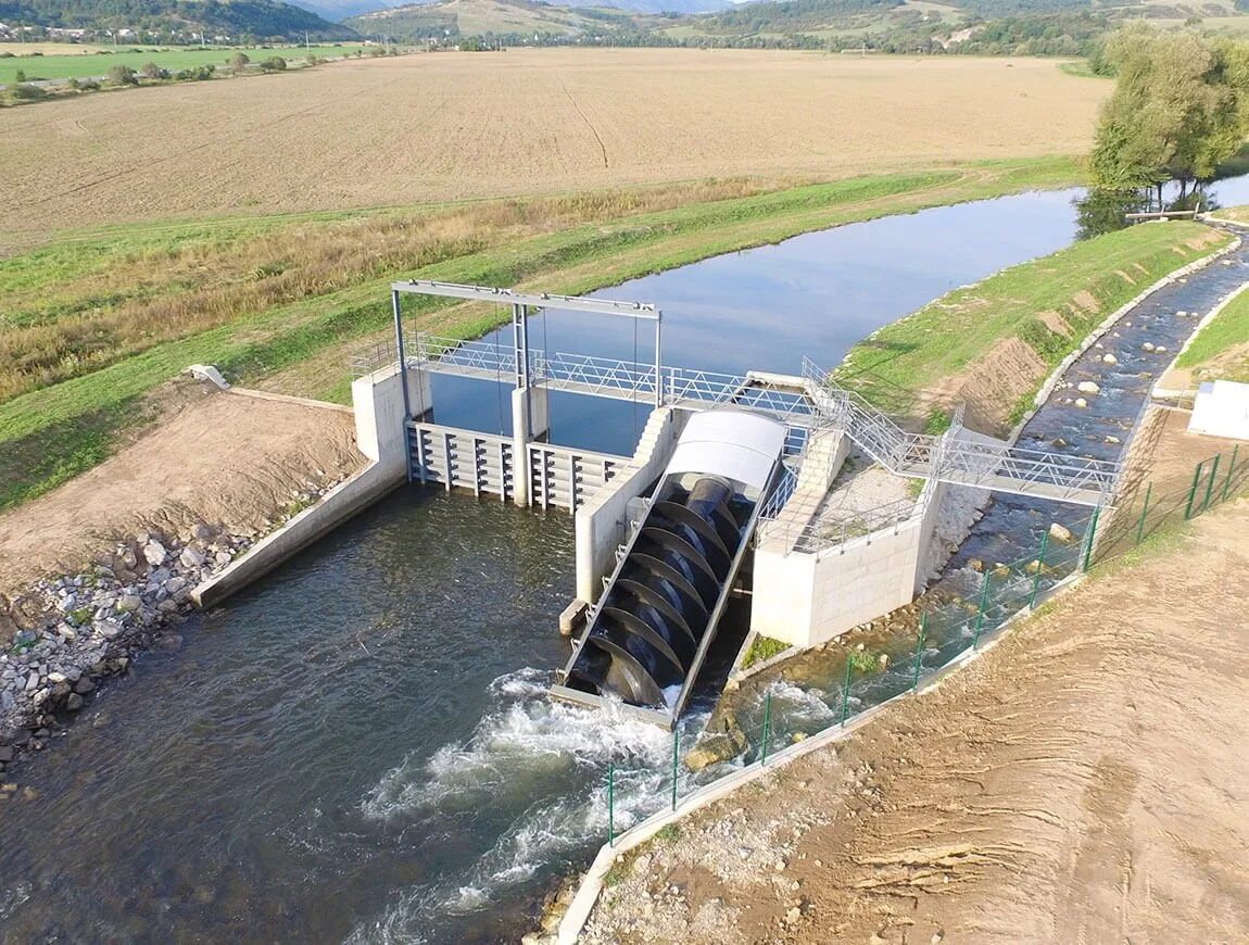 Люди перегородили реку большой плотиной вода выше. Мини ГЭС/Mini Hydro Power Plant. ГЭС малые (до 5 МВТ);. ГЭС МГЭС Башкортостана. Микро-ГЭС Vortex Micro Hydropower.