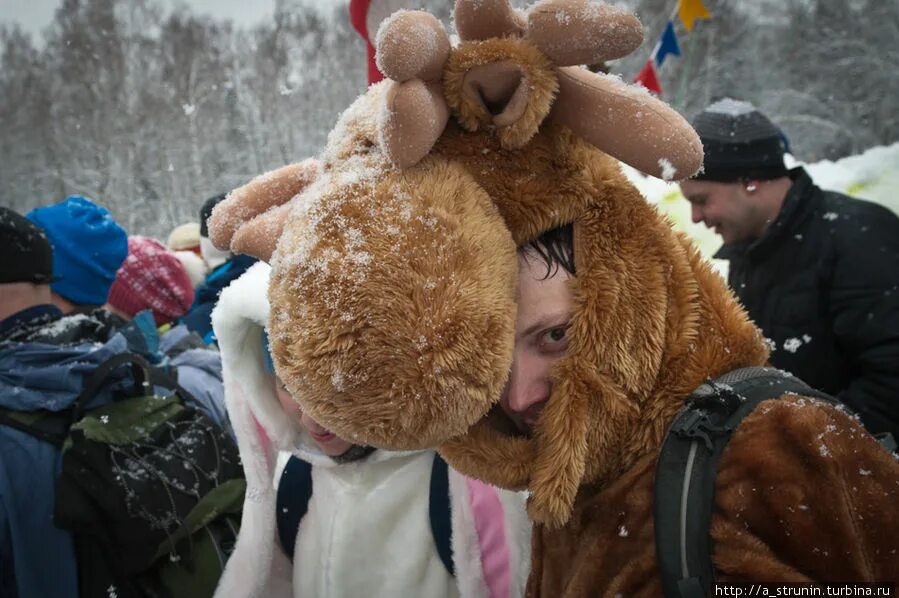 Масленица в москве на красной площади. Масленица в усадьбе коломенское. Московская масленица впервые. Масленица в коломенском 2022. Московская масленица впервые.