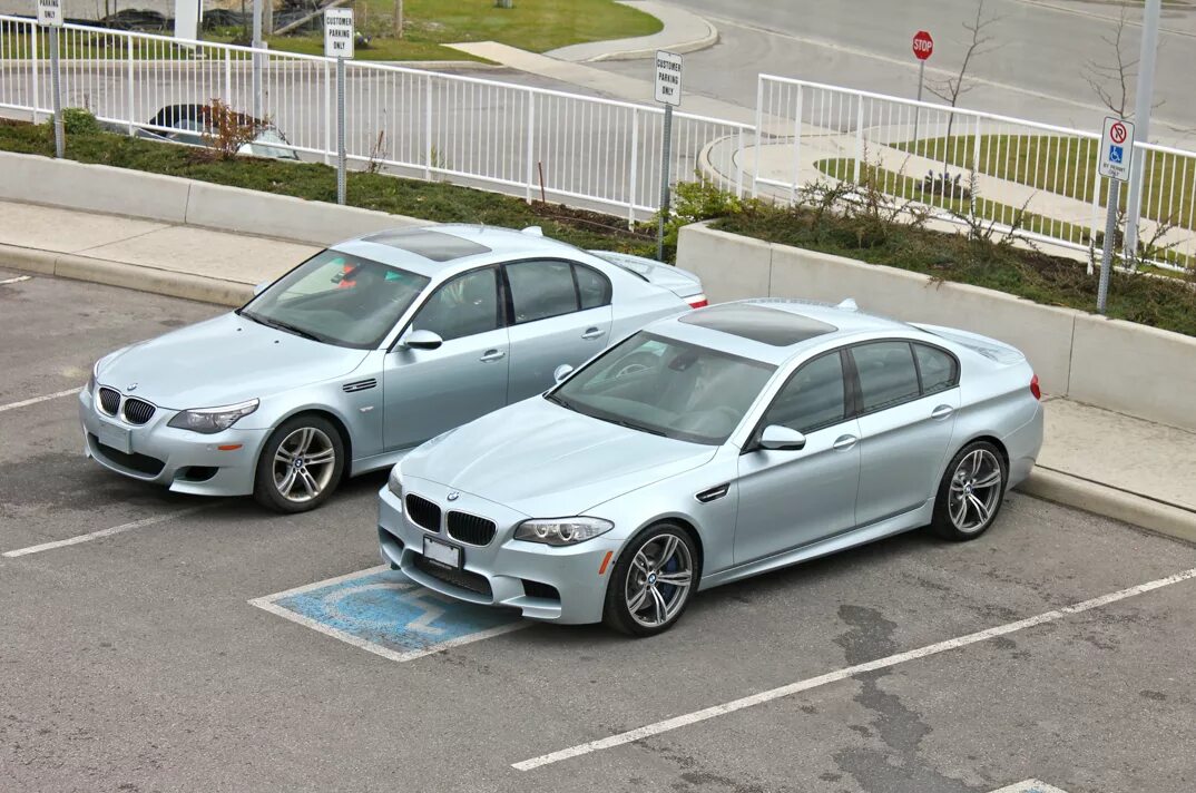 BMW m5 e60 Silverstone Metallic. БМВ 5 е60. BMW 5 e60 vs m5. BMW f10 vs m5. 10 против 60