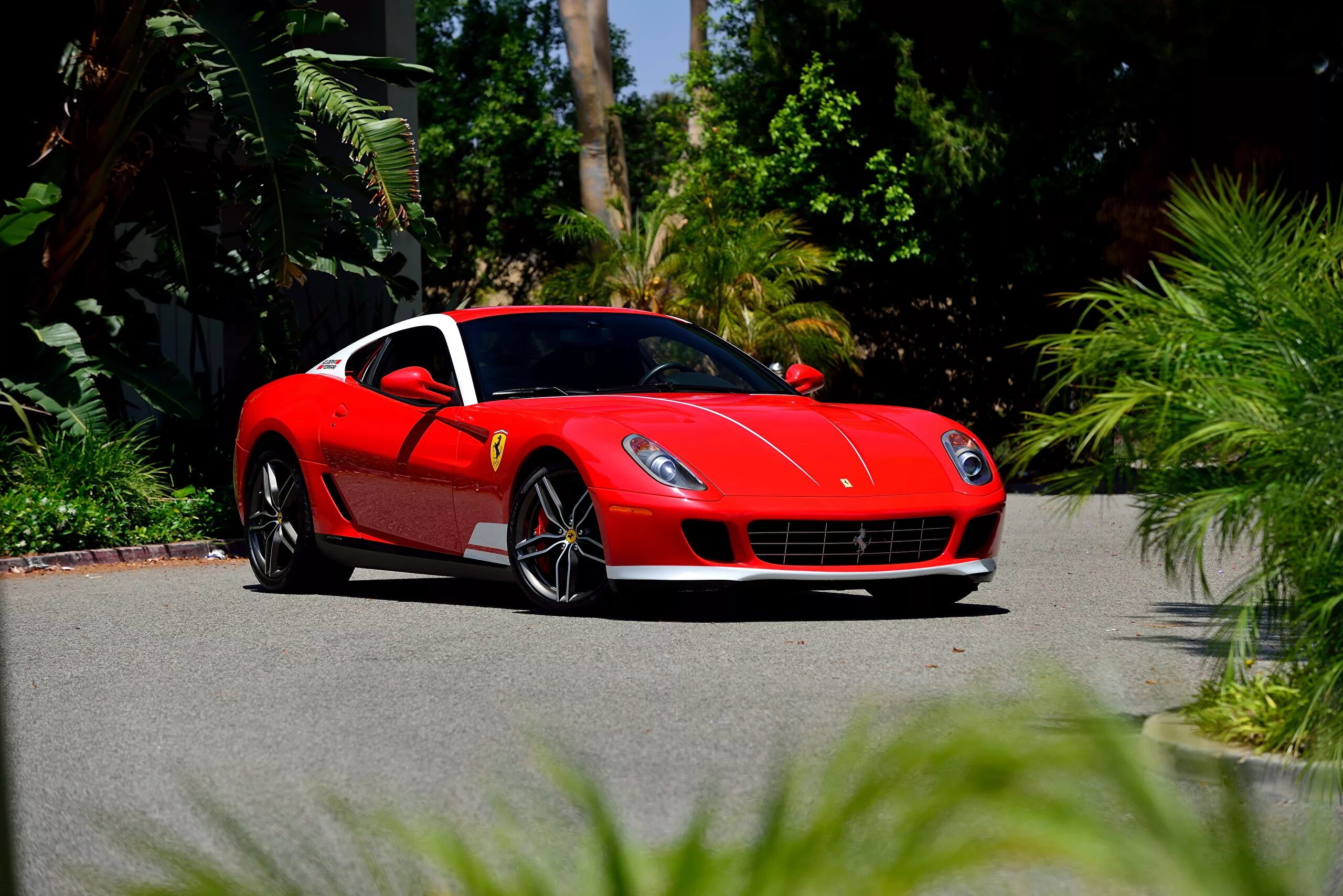 Ferrari california 2009. Феррари f340. Красный ferrari 458. Ferrari f12 красная. Феррари 458 италия спереди.