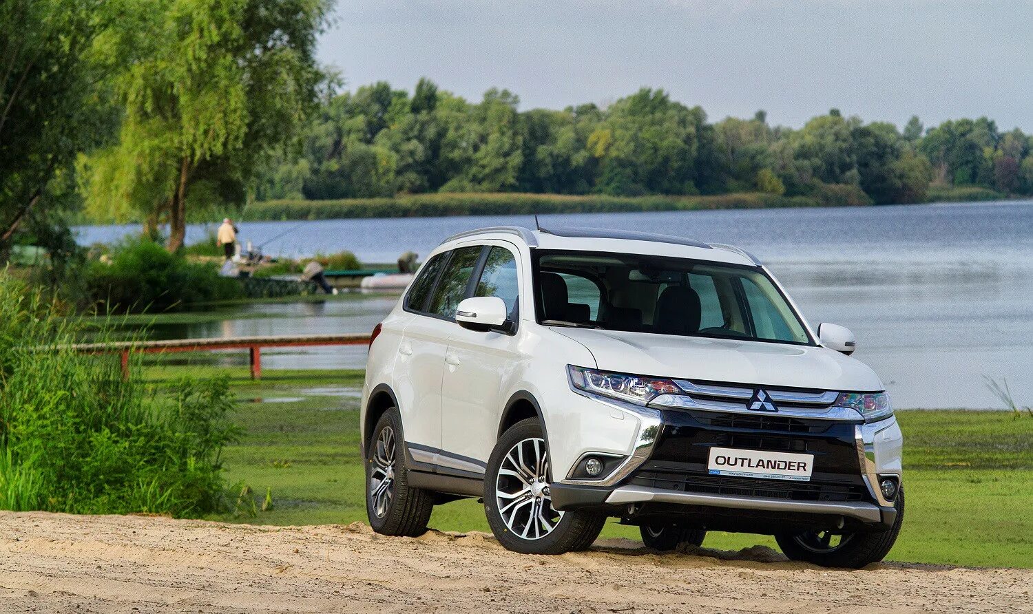 Mitsubishi Outlander 2015. Митсубиси Outlander 2023. Митсубиси Аутлендер 2016 года. Mitsubishi Mitsubishi Outlander обновлённая. Мицубиси аутлендер дилер