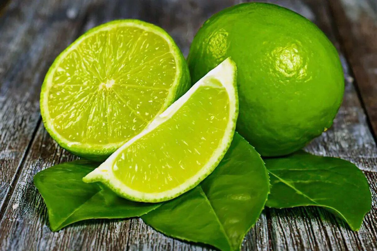 Лайм на белом фоне. Lime коламбус. Лайм атриум. Лайм фрукт. Лайм цитрус.