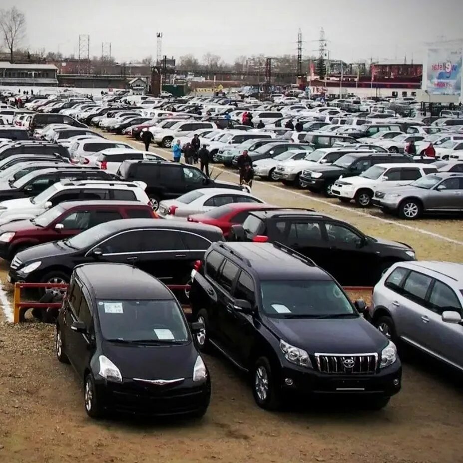 Российские продажа машин. Рынок автомобилей. Конфисковали автомобиль. Рынок легковых автомобилей. Продается машина.