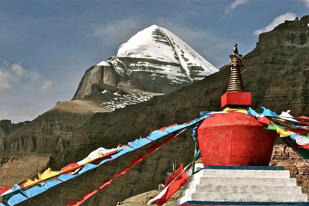 Непал шри. Непал гора Кайлас. Священная гора Кайлас в Тибете. Кайлас храм Тибет. Тибет Лхаса Кайлас.