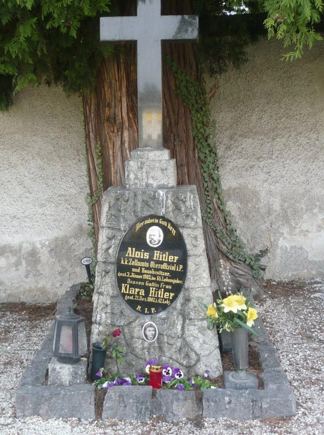 Леондинг могилы родителей Гитлера. Иоганн непомук хидлер