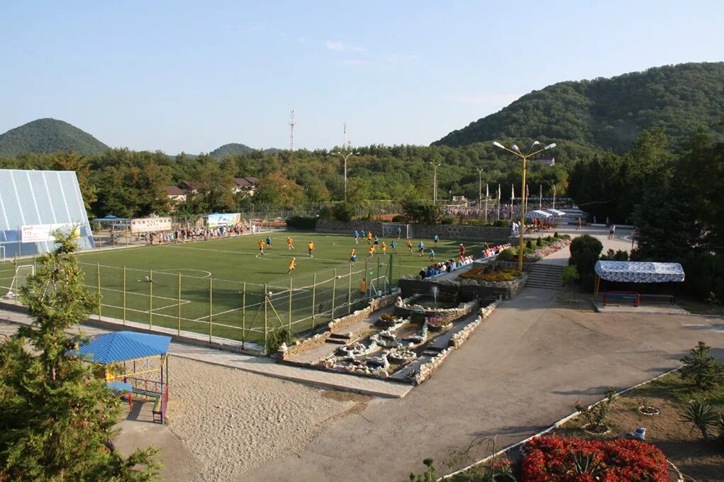 лагерь шахтинский текстильщик туапсе ольгинка. санаторий шахтинский текстильщик туапсе. ольгинка краснодарский край лагерь шатэ. лагерь шахтинский текстильщик туапсе ольгинка. шатэ лагерь.