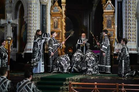 Трансляция литургии храм христа спасителя