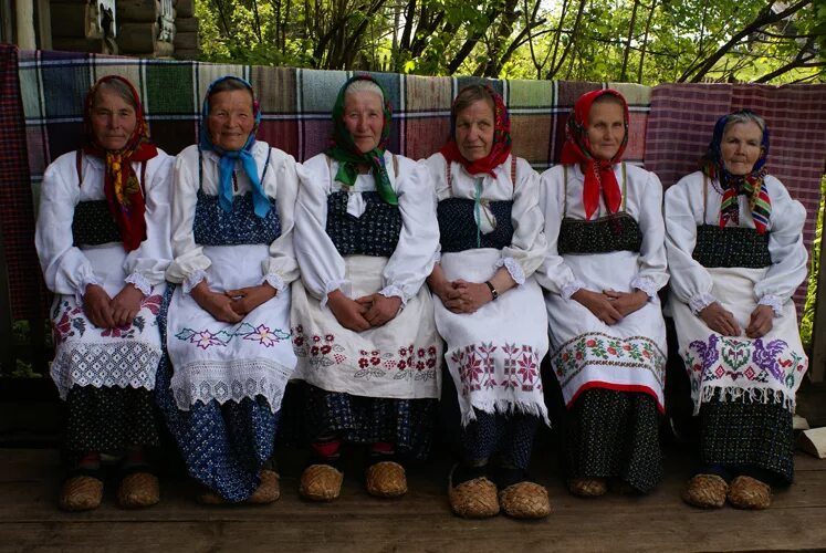 коми-язьвинцы национальный костюм. марийцы, мордва, удмурты, карелы, коми, ханты и манси. народы урала коми пермяки. удмурты внешность. народы пермского края коми пермяки.