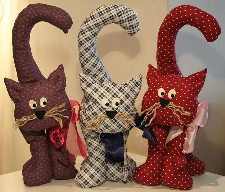 Кот из материала своими руками. Игрушки из ткани. сшить игрушку. котики из ткани. сшить игрушку из ткани.