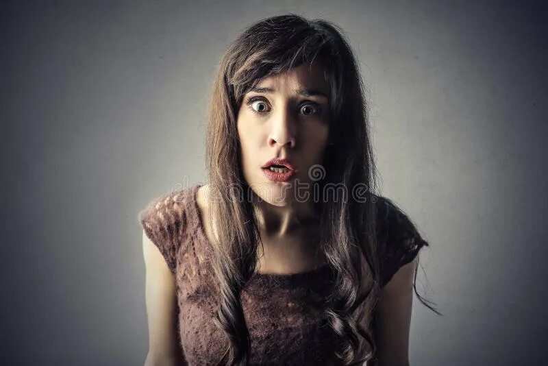 Scared lie. Озлобленная женщина. разгневанные женщины. two women scared.