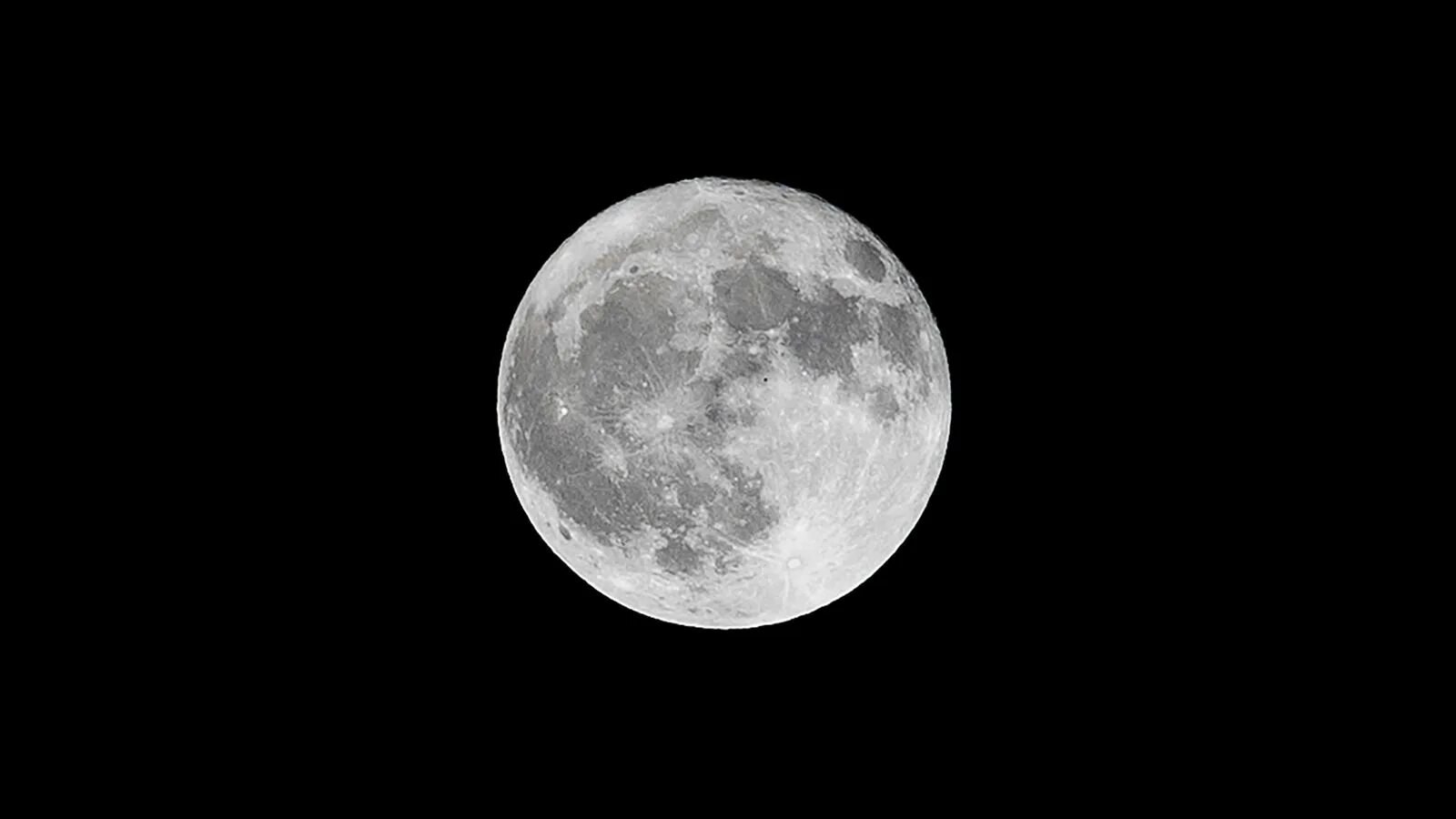 Лунное полнолуние 2024. Луна. Свечение Луны. Луна картинки. Светящаяся Луна.