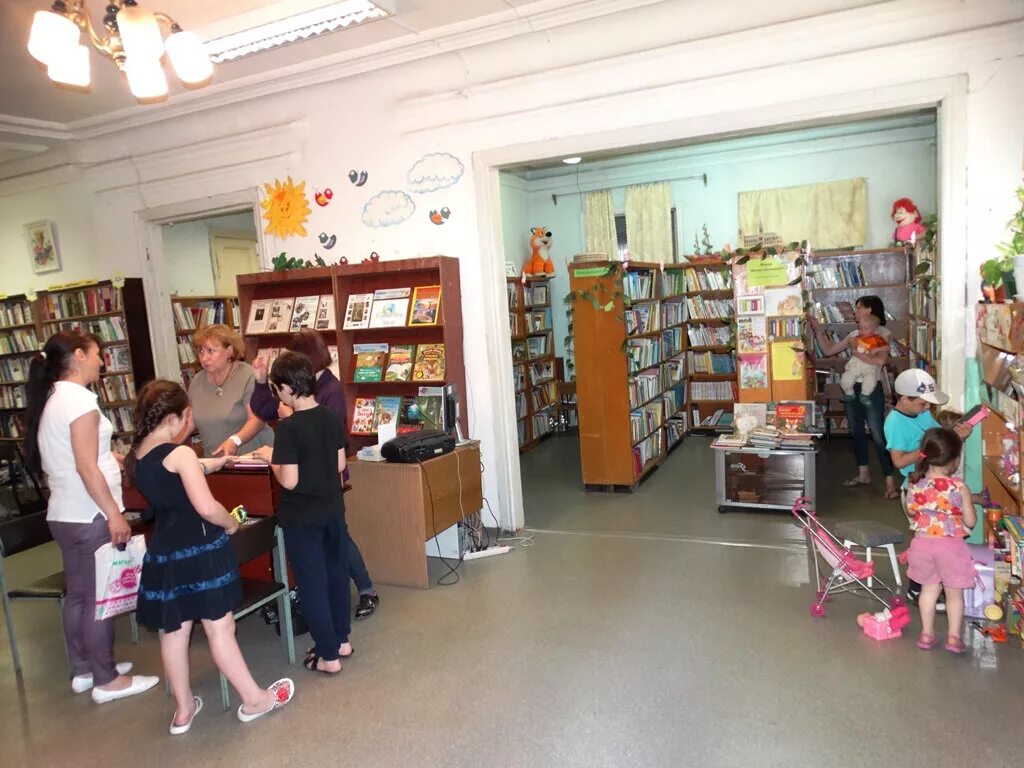 библиотека. библиотечная выставка ко дню космонавтики. книжная выставка по в. мероприятие о чкалове в библиотеке. книжная выставка о наркомании.